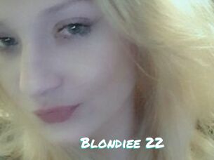 Blondiee_22