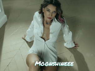 Moonshineee